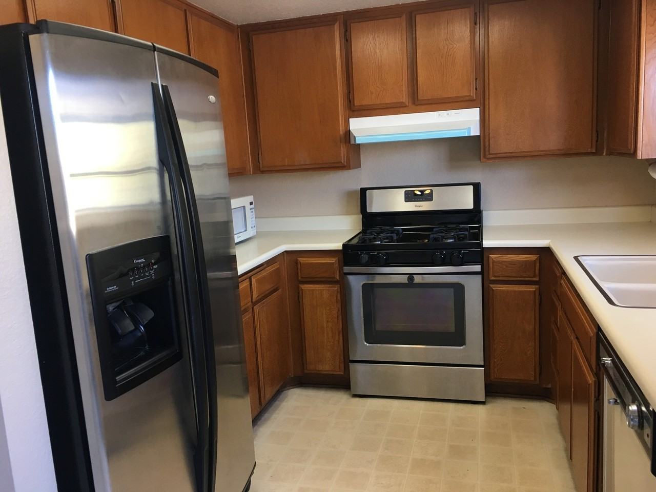 2030 S Bon View Ave #D - Photo 4 of 23