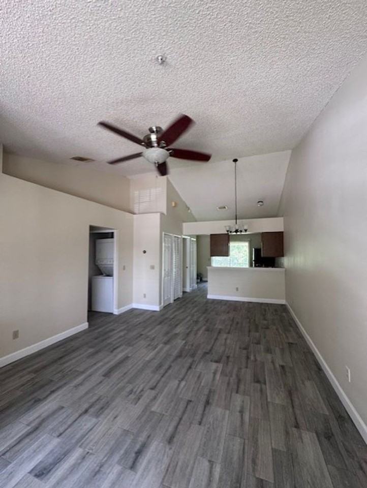 109 Reserve Cir #213 - Photo 3 of 13