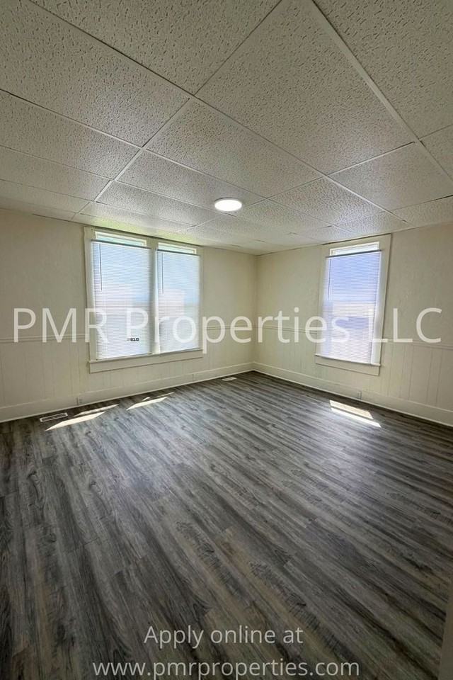 1805 Mitchell Ave - Photo 4 of 12