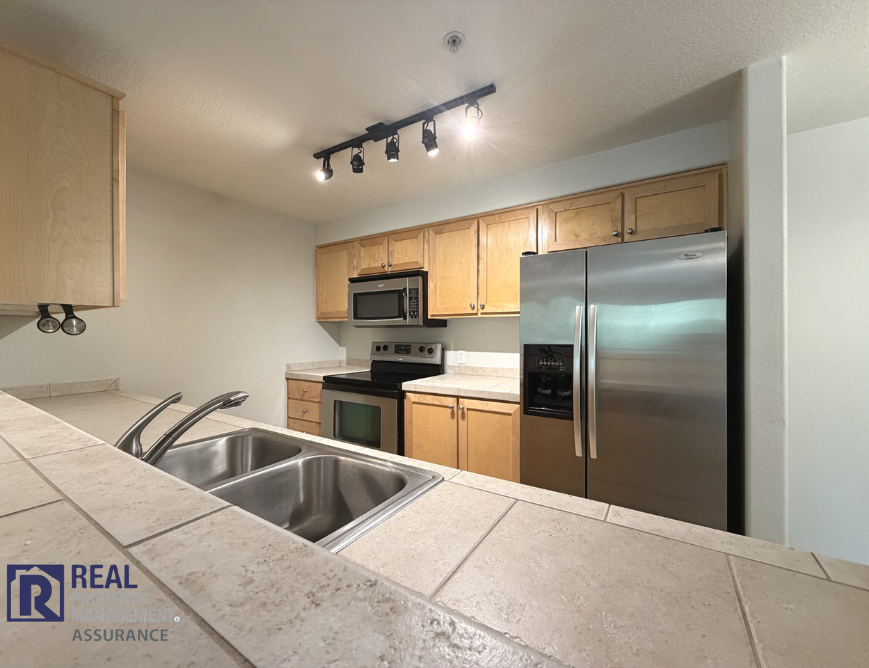 780 Nw 185th Ave - Photo 5 of 14