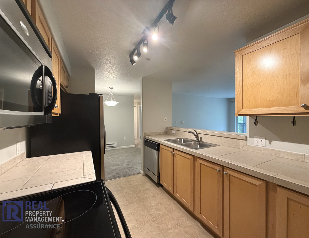 780 Nw 185th Ave - Photo 6 of 14