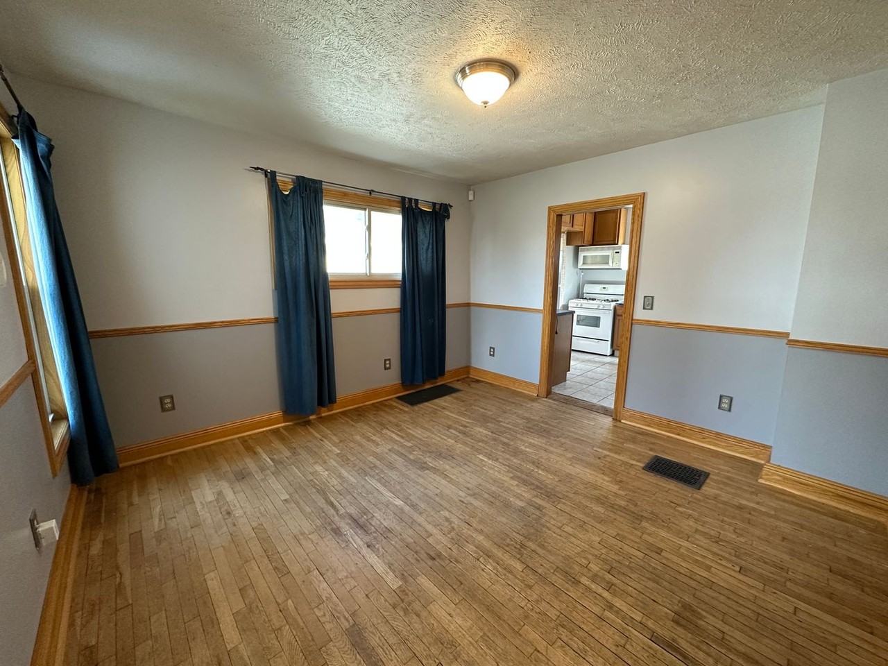 910 Union Ave Se - Photo 5 of 12