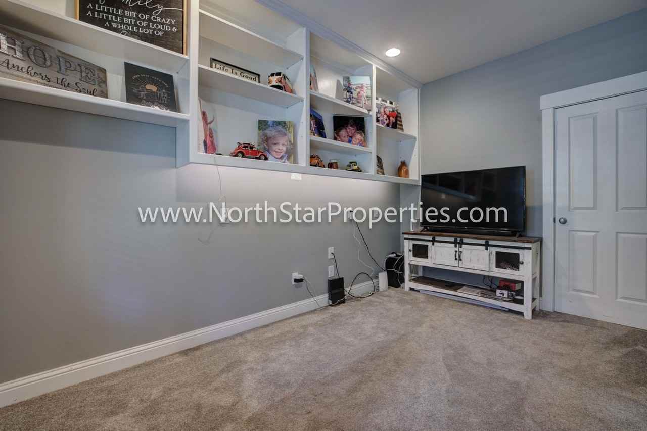 1630 Nw Albany Ave - Photo 4 of 29