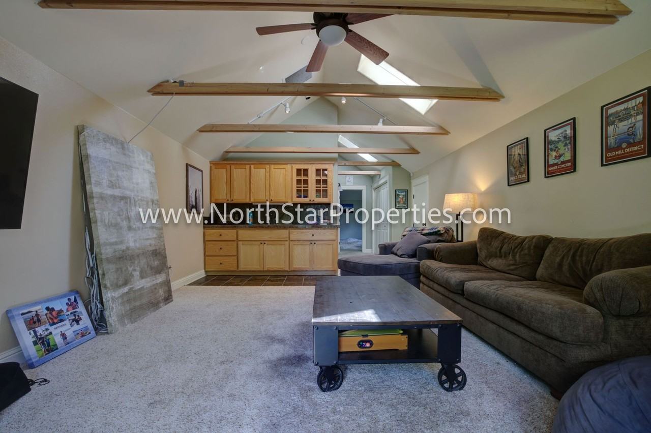 1630 Nw Albany Ave - Photo 6 of 29