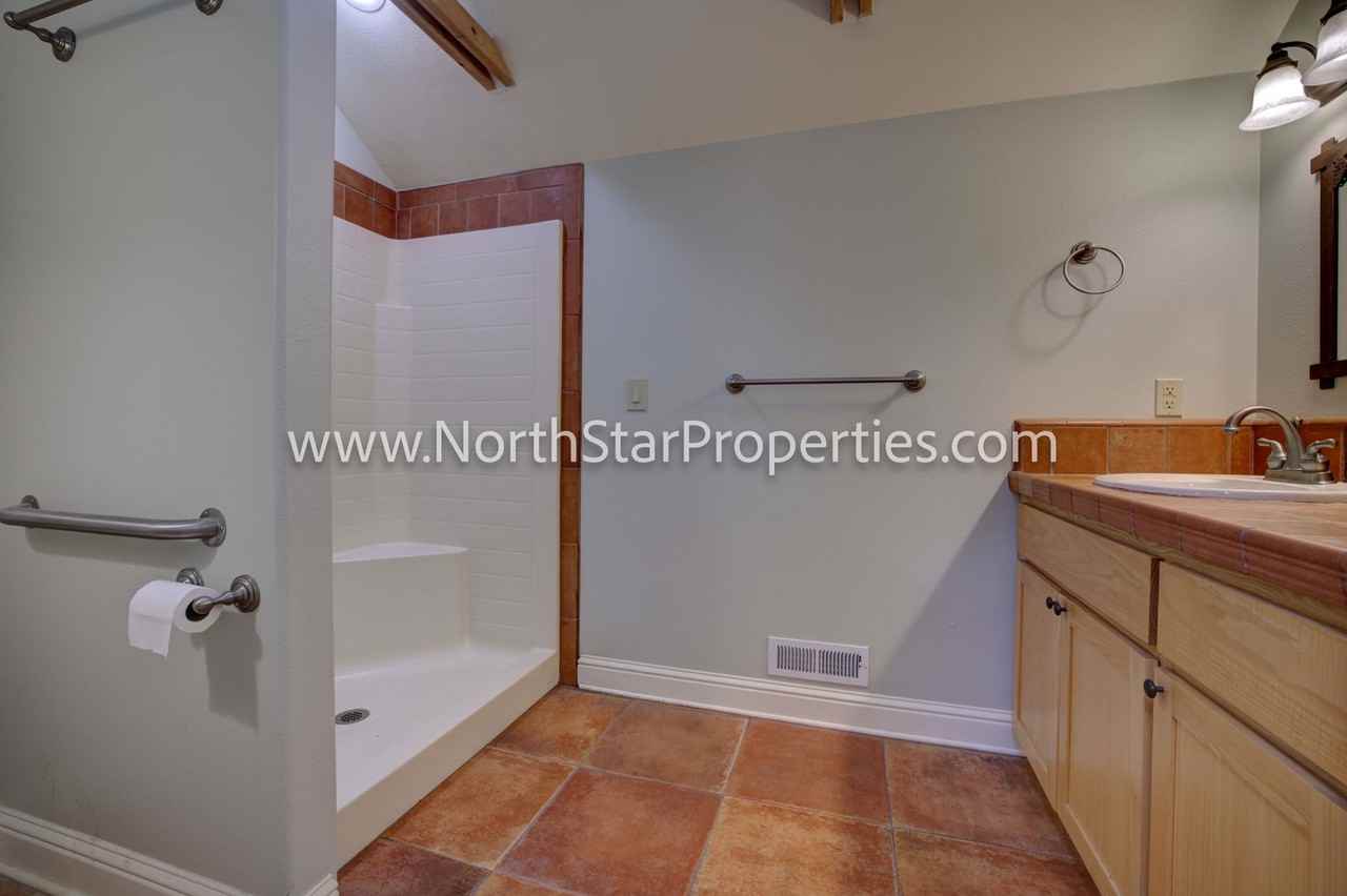 1630 Nw Albany Ave - Photo 7 of 29