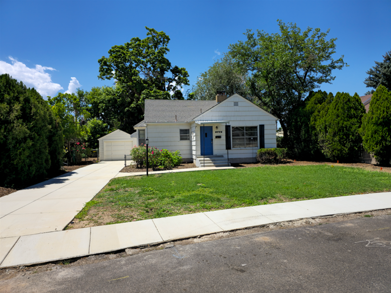 2772 S Yuma Cir - Photo 3 of 28
