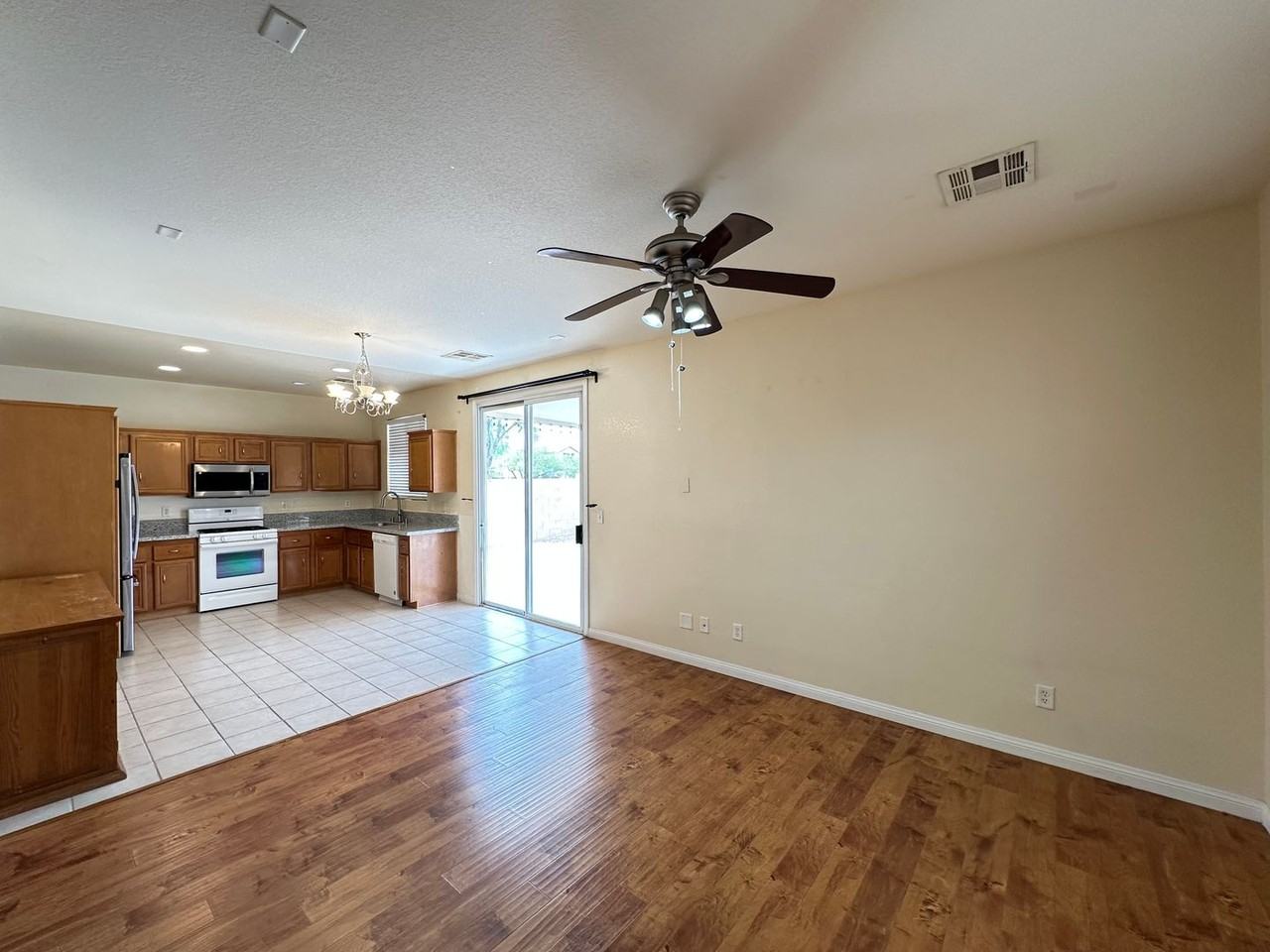 7509 Mulgrave Ct - Photo 3 of 20