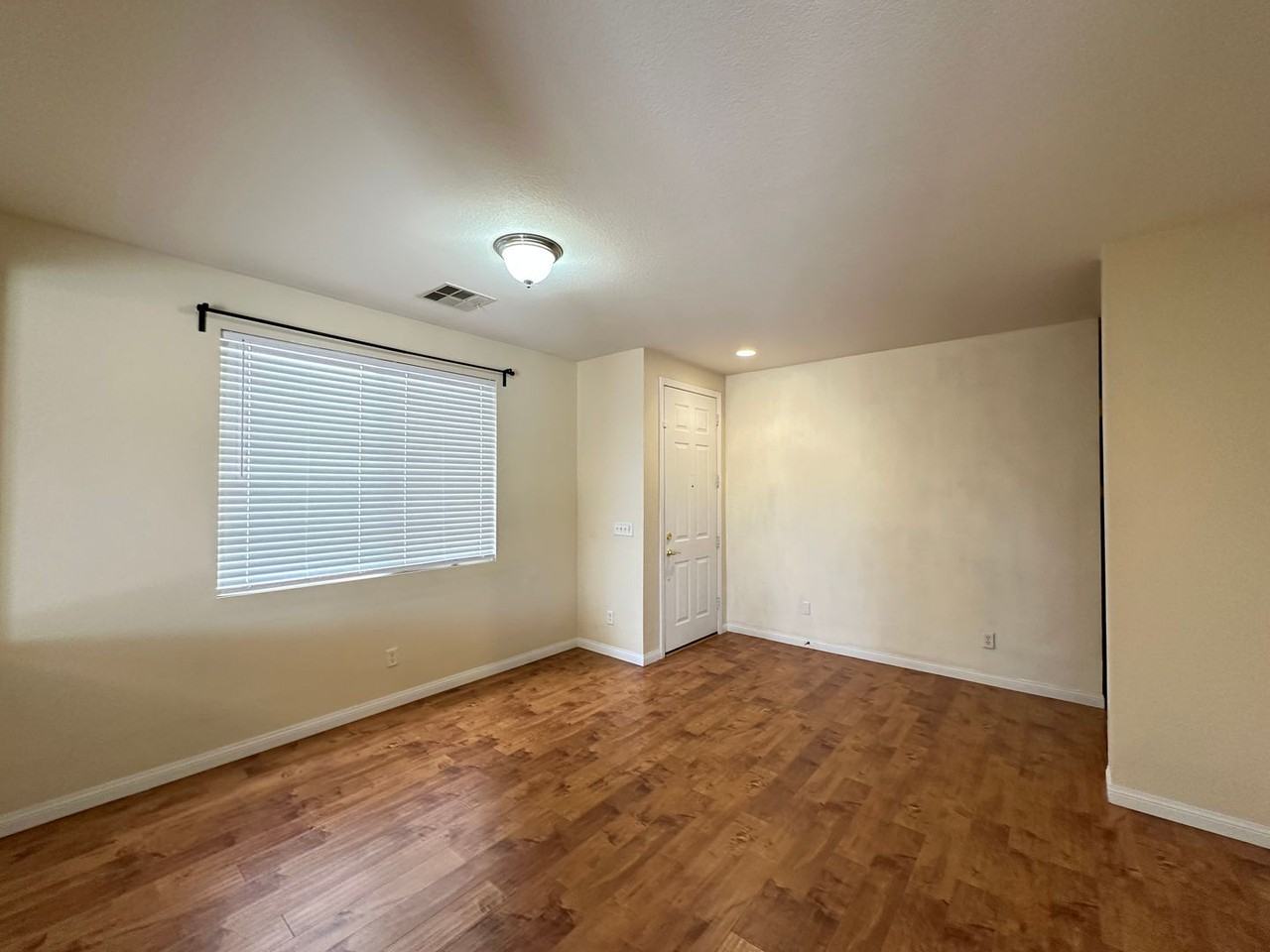 7509 Mulgrave Ct - Photo 4 of 20