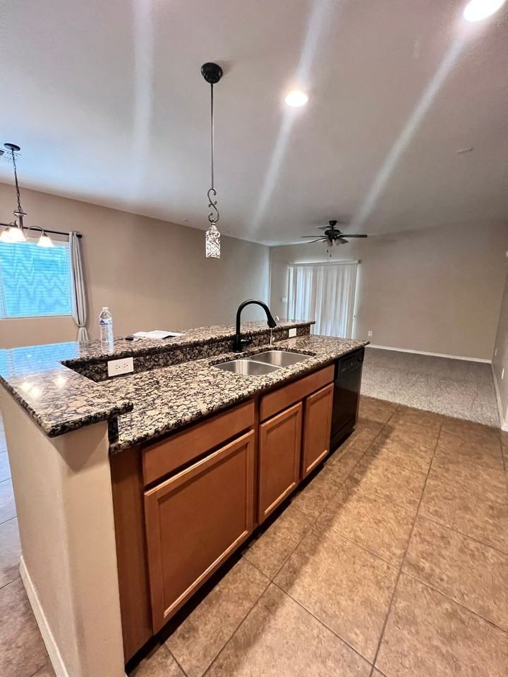 1418 W Crape Rd - Photo 5 of 37