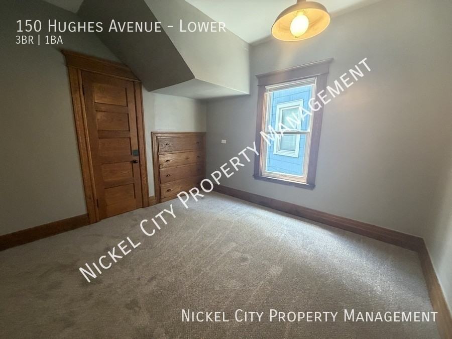 150 Hughes Ave - Photo 6 of 12