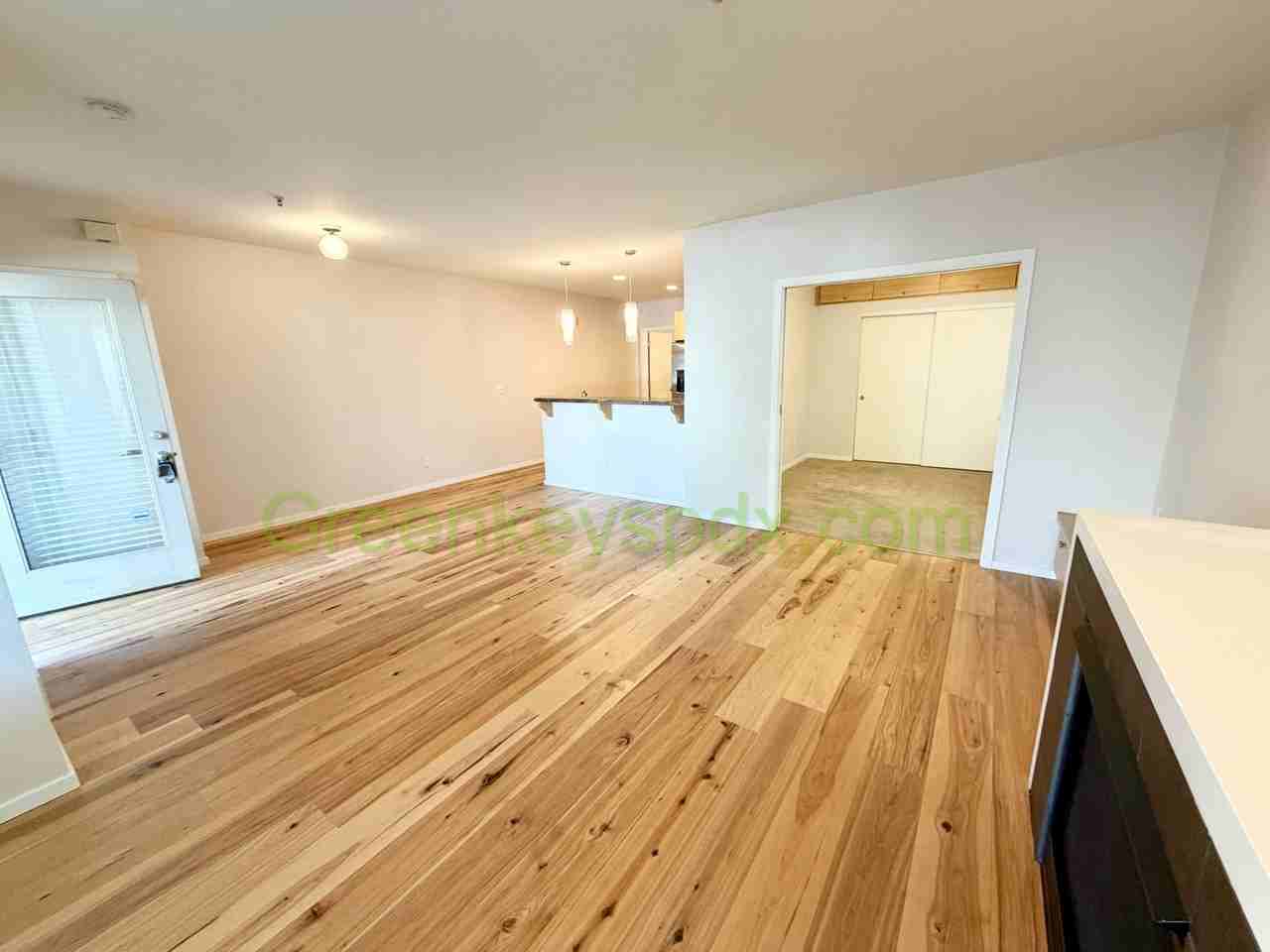 7550 N Burlington Ave - Photo 4 of 15
