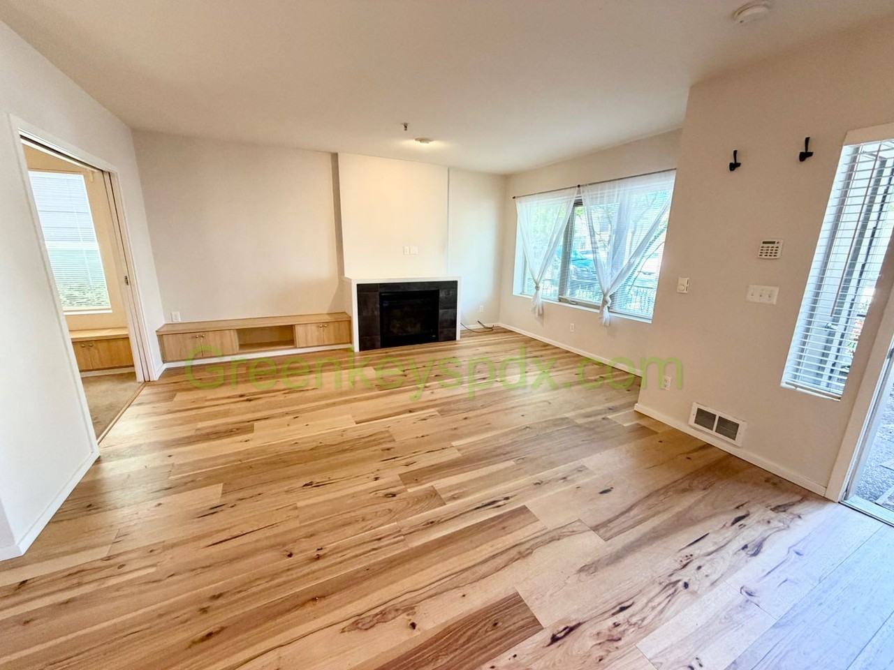 7550 N Burlington Ave - Photo 5 of 15