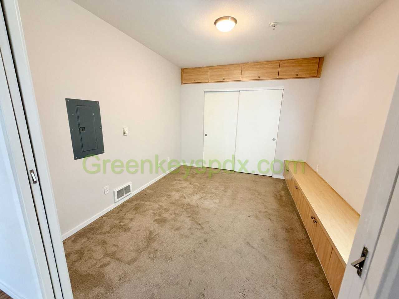 7550 N Burlington Ave - Photo 6 of 15
