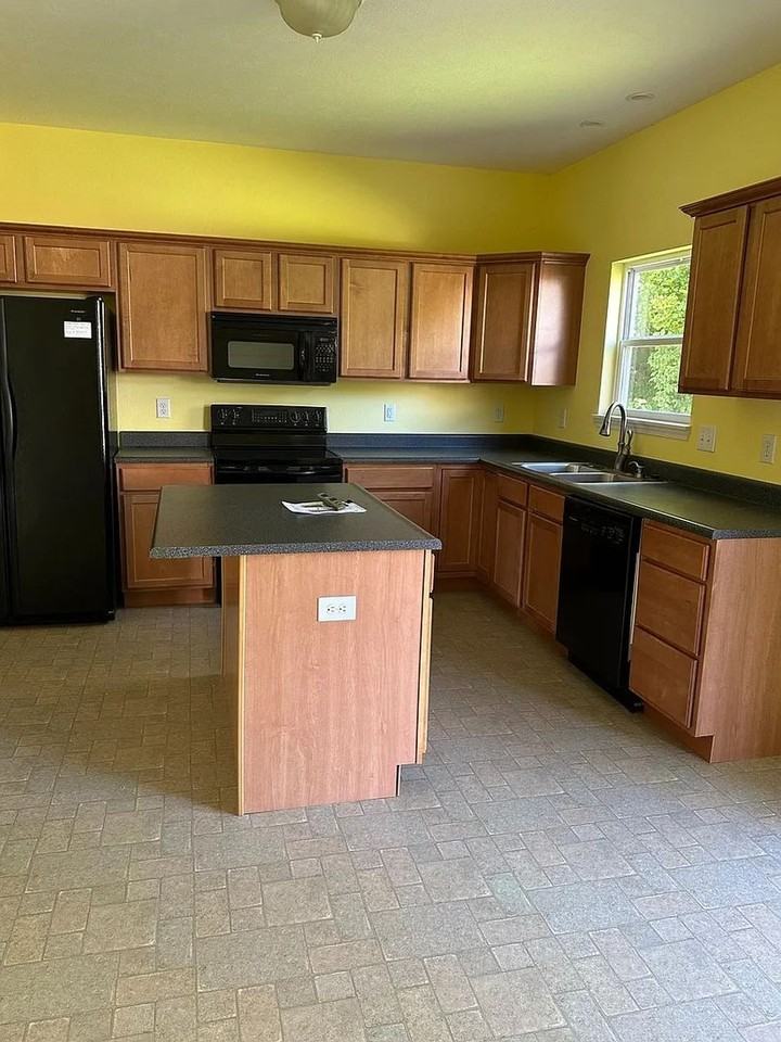 3380 Morallion Ct - Photo 2 of 10