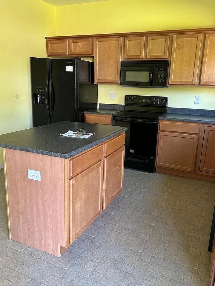 3380 Morallion Ct - Photo 3 of 10