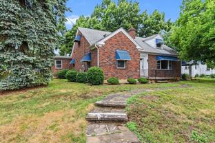 125 W Governor Rd - Photo 1 of 1