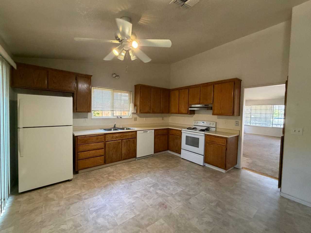 8608 Zircon Crest Ct - Photo 5 of 21