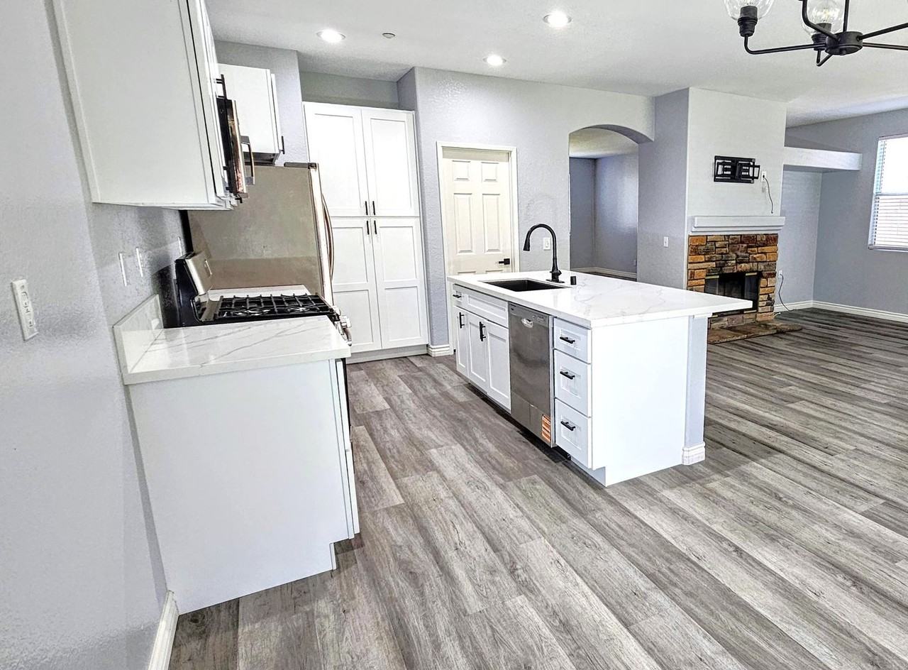 17371 Redmaple St - Photo 7 of 21