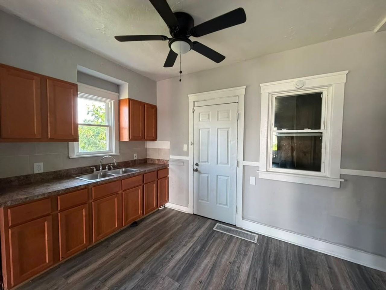 450 E 118th St - Photo 3 of 23