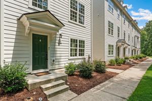 featured image of 121 Callowhill Ln