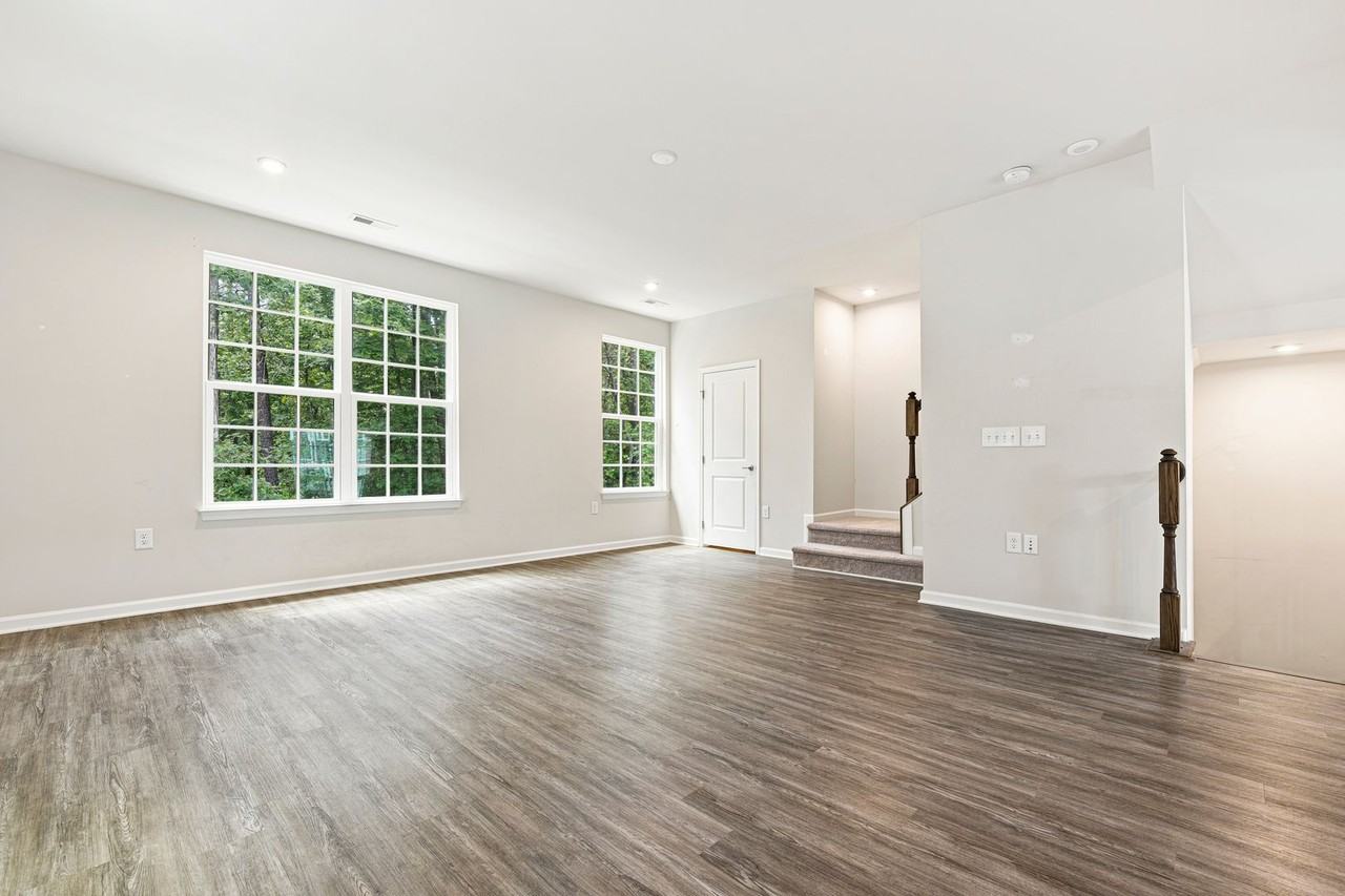 121 Callowhill Ln - Photo 6 of 22