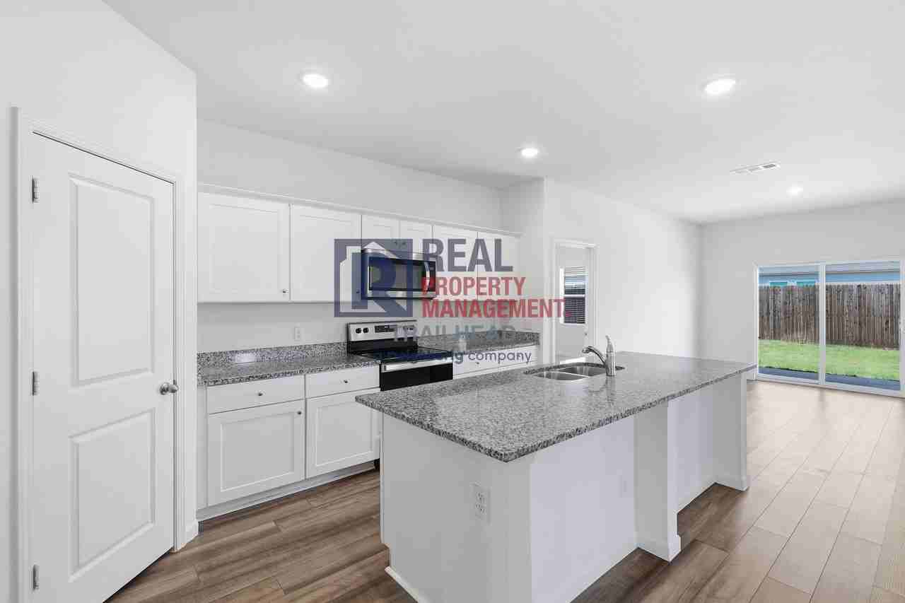 10348 Bridgetown Ln - Photo 4 of 21