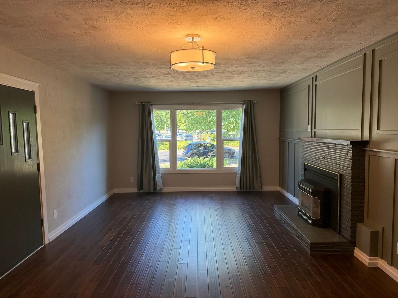 1331 G St - Photo 5 of 50