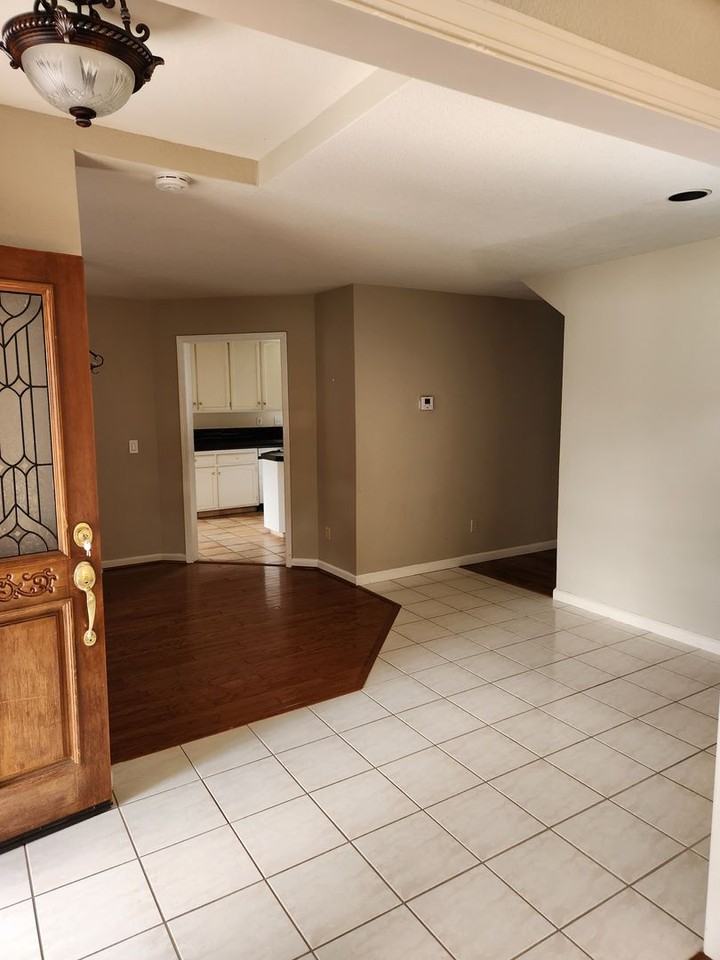 107 Leafy Glade Pl - Photo 2 of 22
