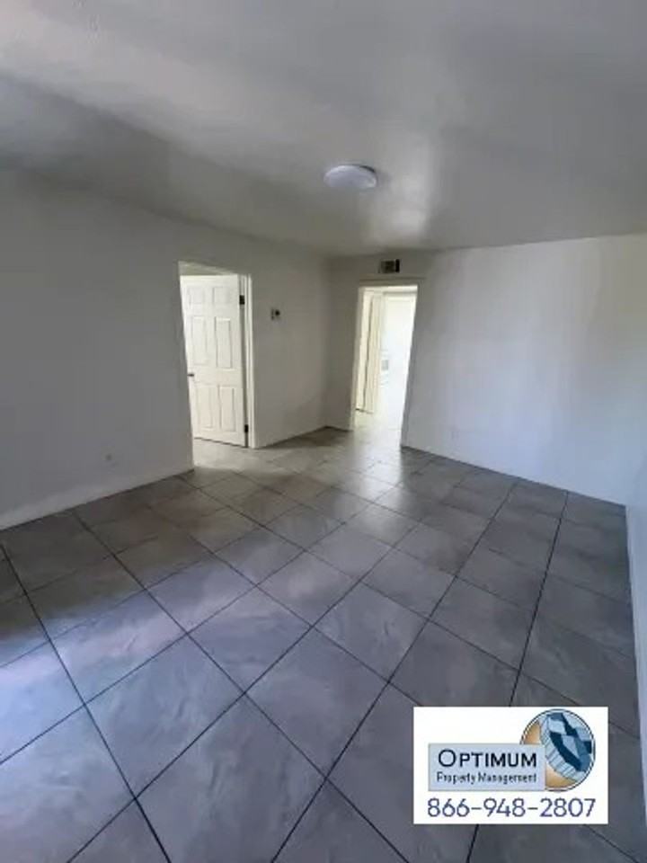 15755 Cottonwood St - Photo 3 of 17