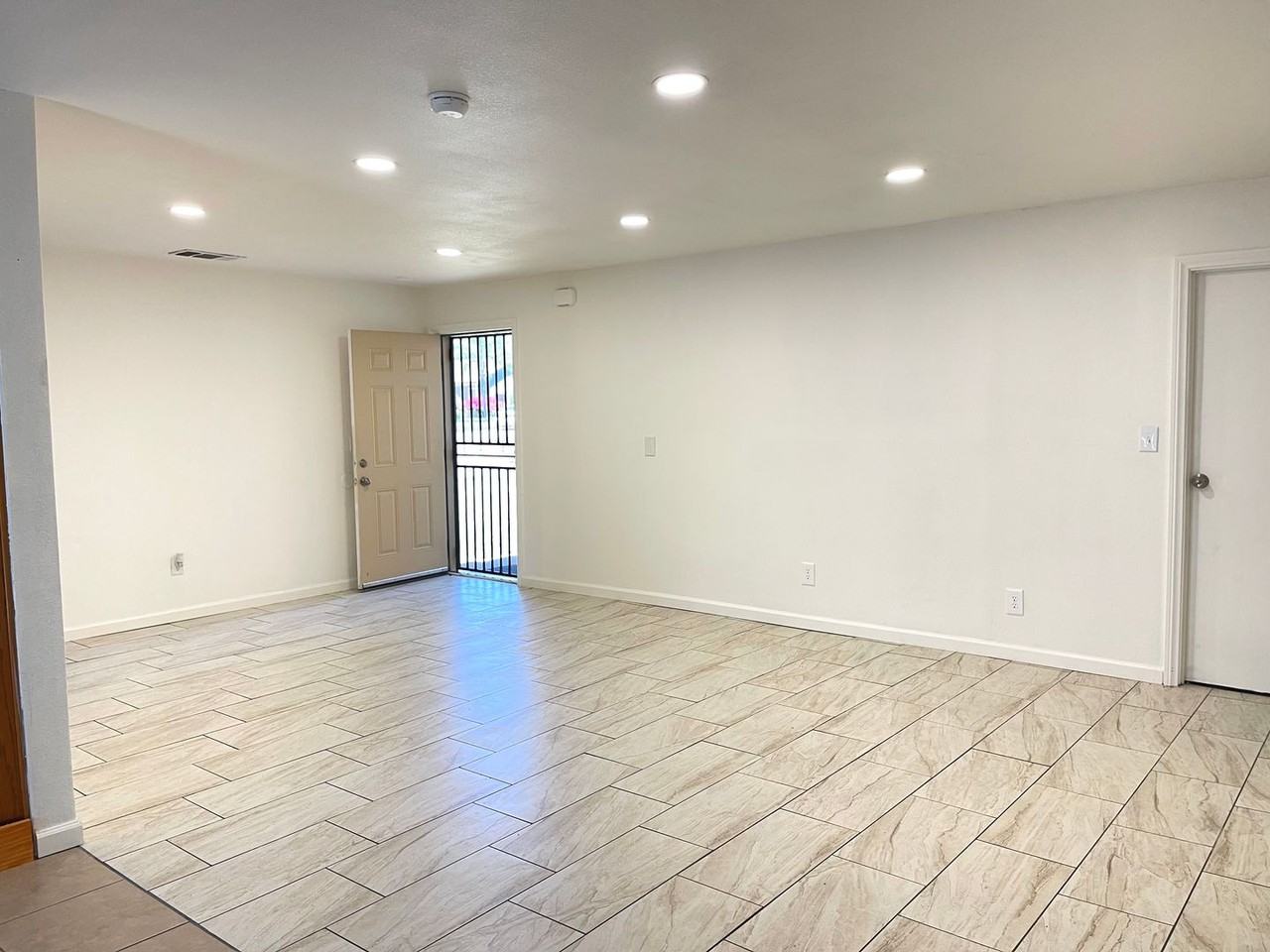 2698 San Anselmo Ave - Photo 2 of 27