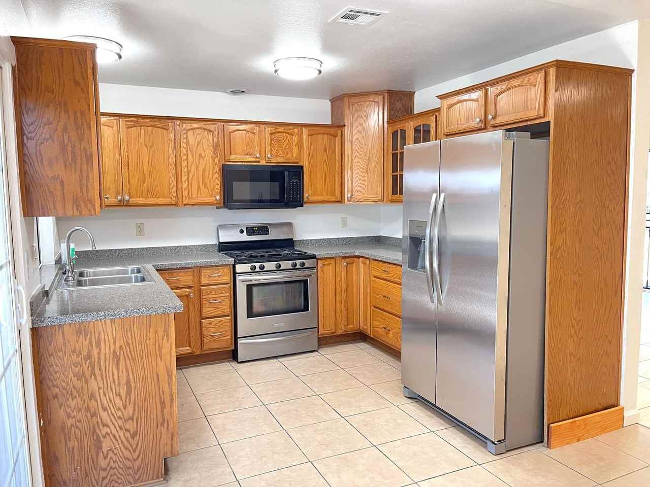 2698 San Anselmo Ave - Photo 3 of 27