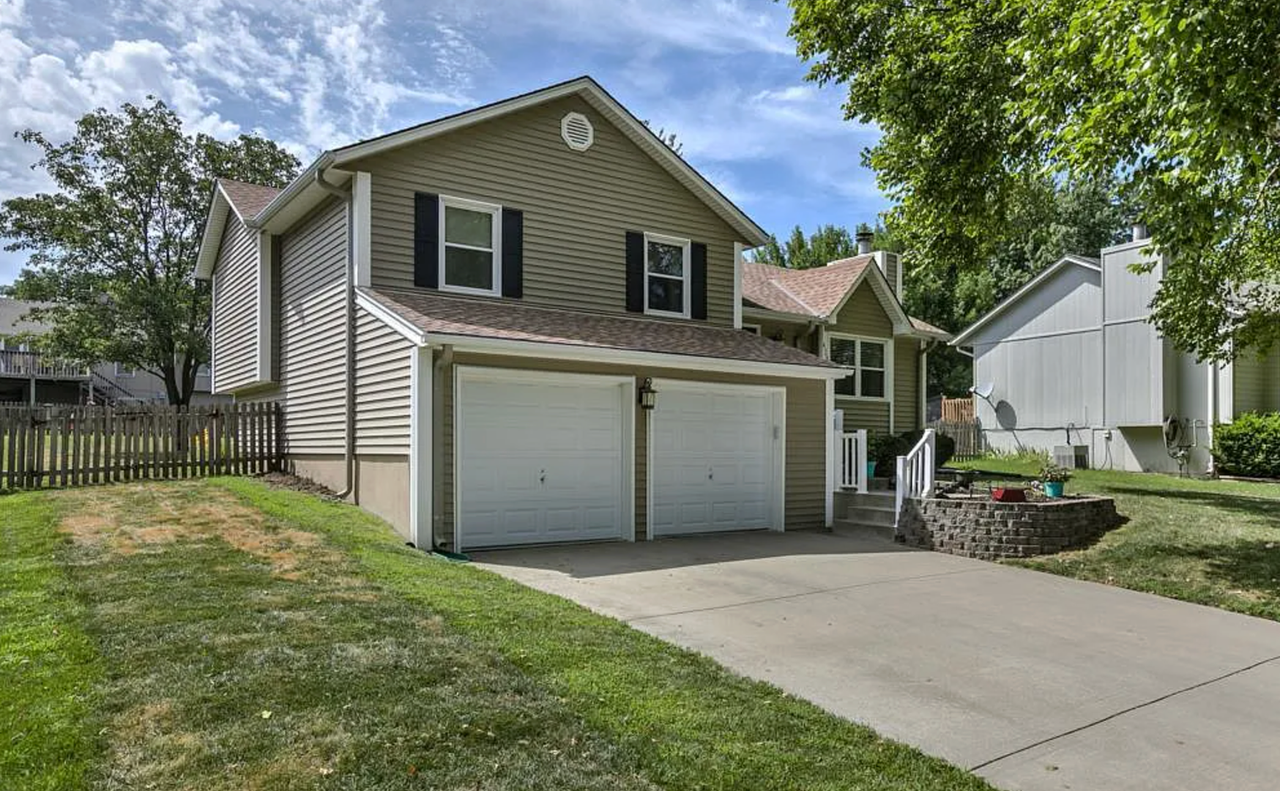 420 Se Onyx Dr - Photo 3 of 25