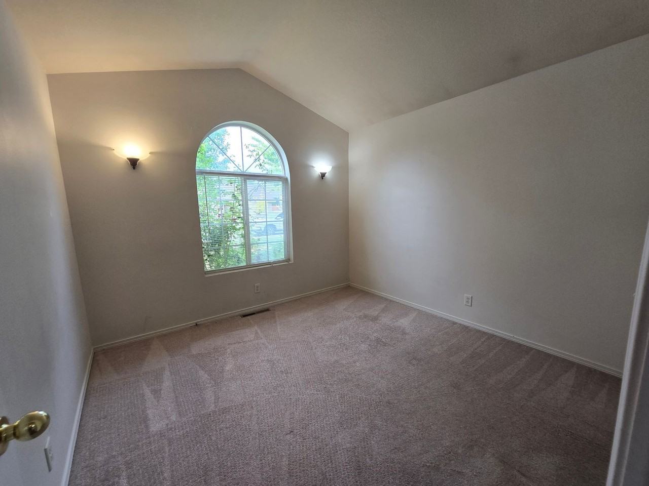2911 Denise Ave - Photo 7 of 12