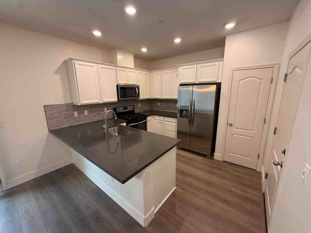 9941 Del Surf Ln - Photo 3 of 17