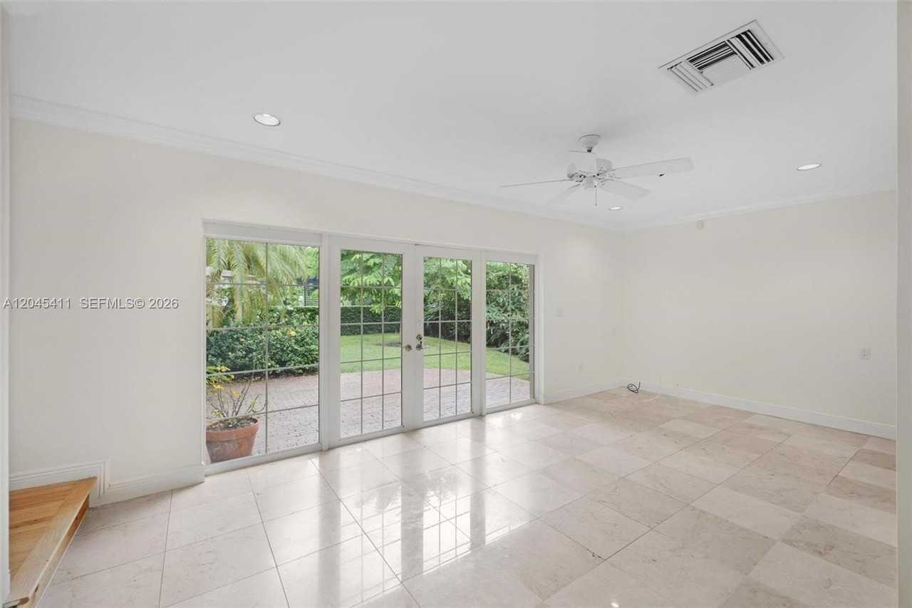 1246 Algardi Ave - Photo 4 of 14