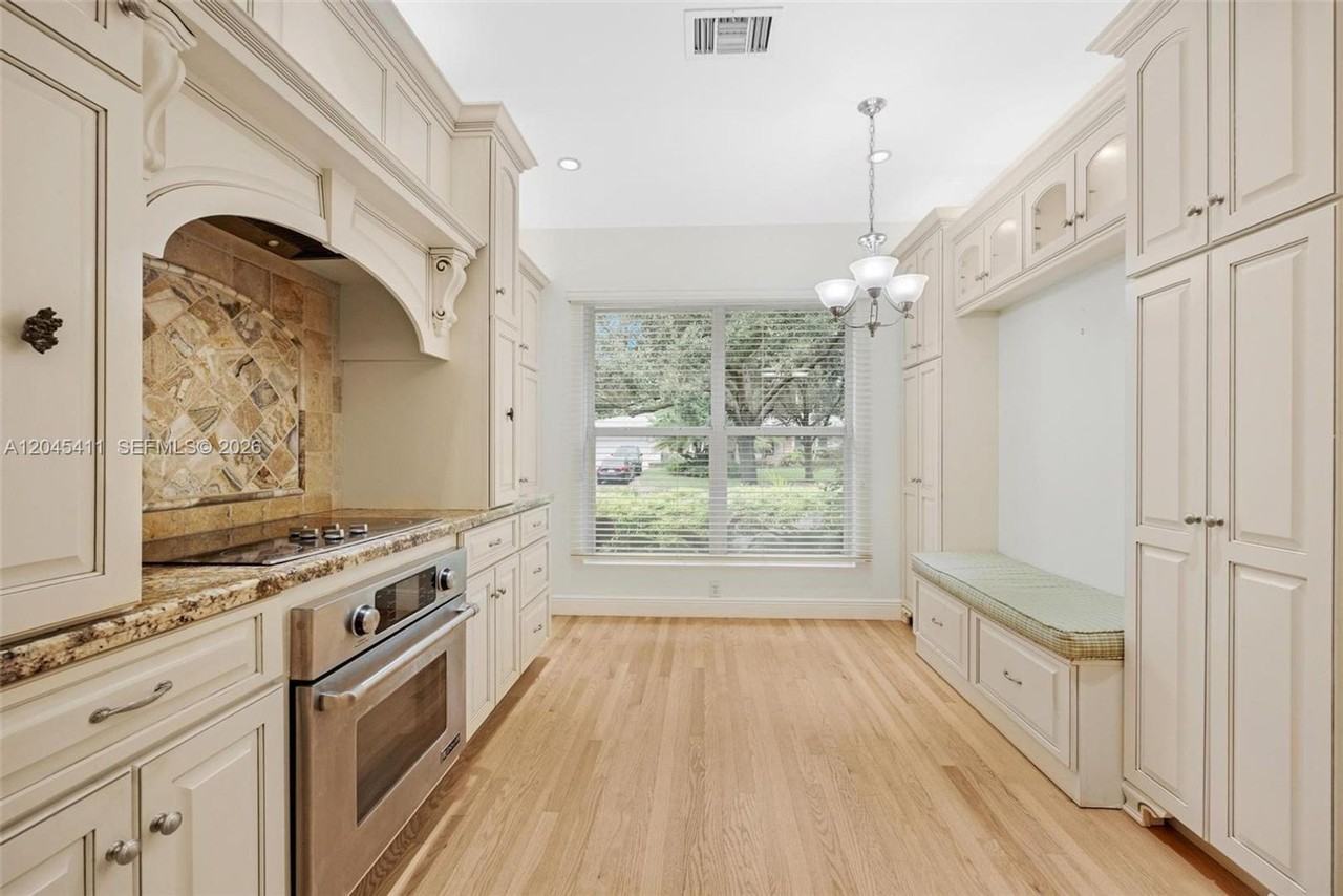 1246 Algardi Ave - Photo 6 of 14