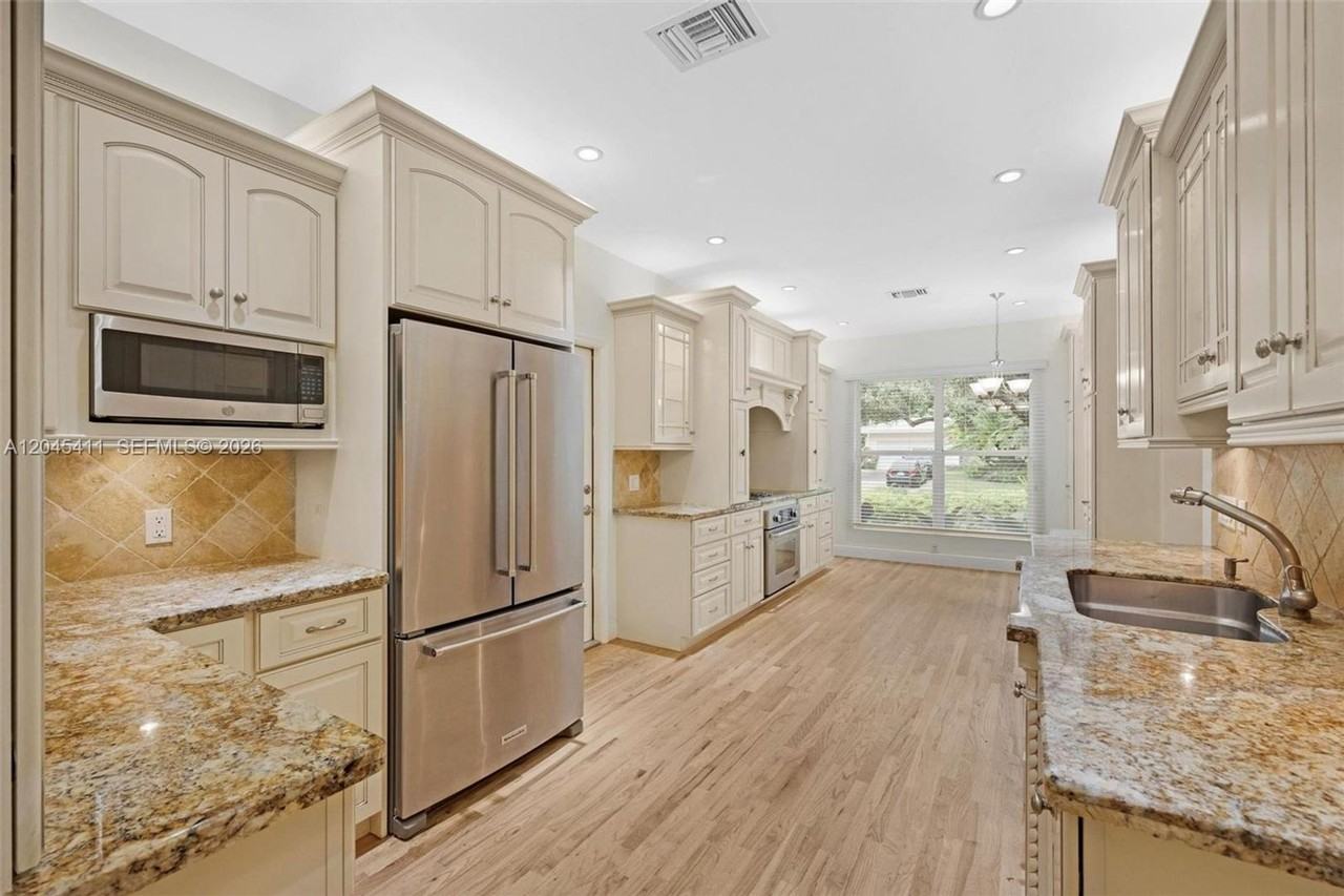 1246 Algardi Ave - Photo 7 of 14