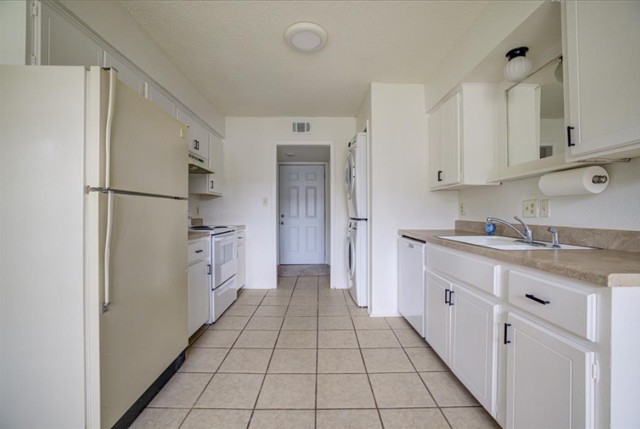 1717 E Lindsey St - Photo 3 of 34