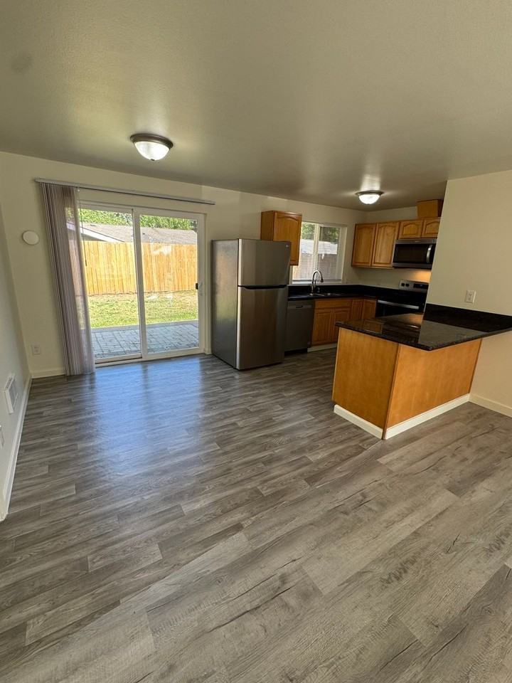 18863 Se 269th St - Photo 2 of 23