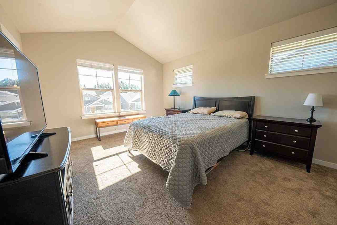 20774 Se Hollis Ln - Photo 3 of 14