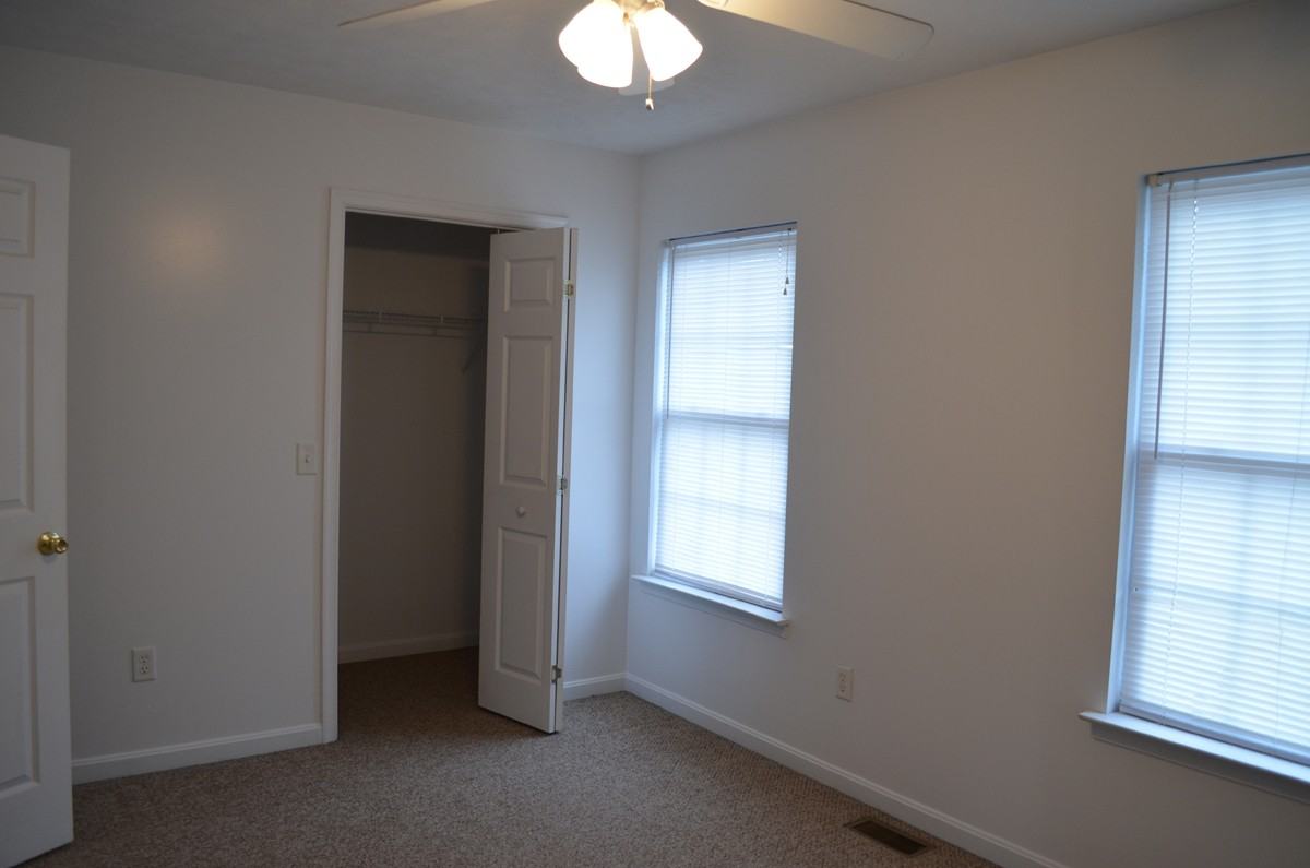 171 Sandy Ln - Photo 7 of 9