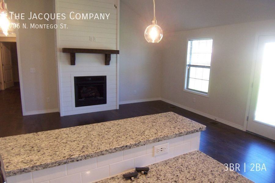 706 N Montego St - Photo 2 of 17