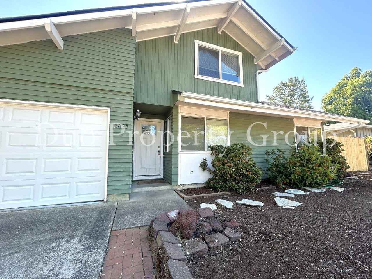 2035 Harvard Dr - Photo 2 of 34