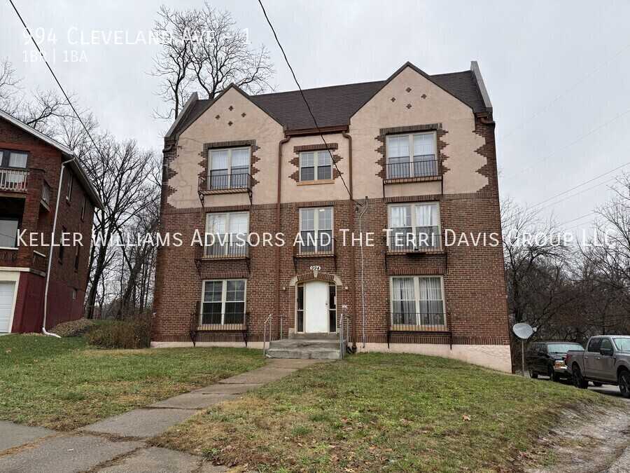 994 Cleveland Ave #1 - Photo 2 of 11