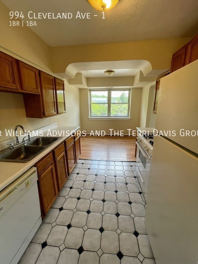 994 Cleveland Ave #1 - Photo 6 of 11