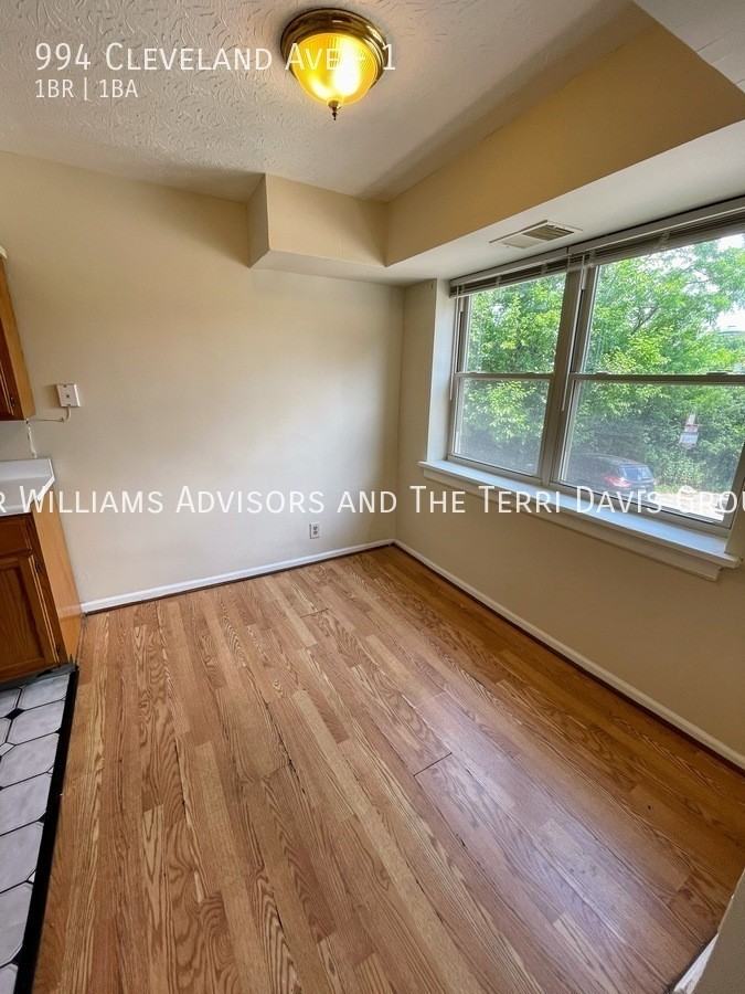 994 Cleveland Ave #1 - Photo 7 of 11