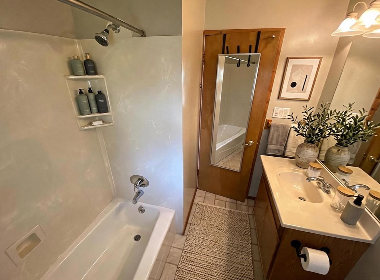 26131 Coleman Ave - Photo 3 of 23