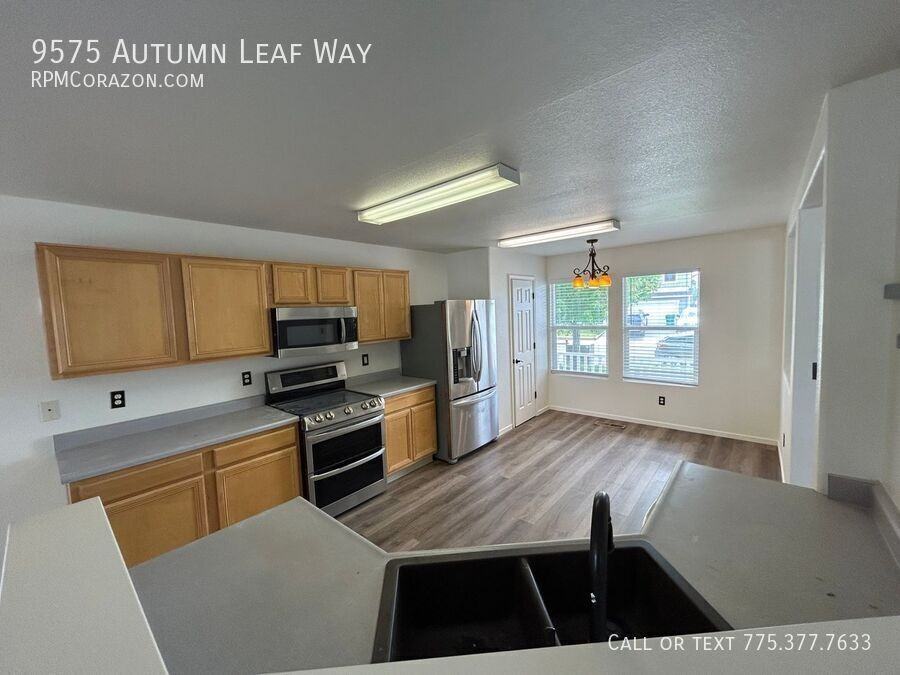 9575 Autumn Leaf Way - Photo 3 of 23