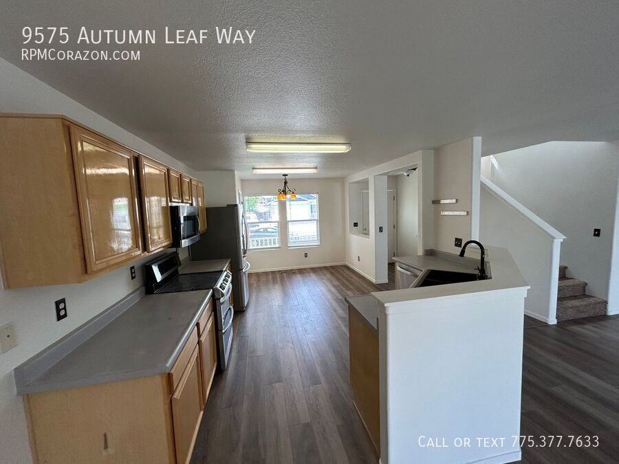 9575 Autumn Leaf Way - Photo 4 of 23
