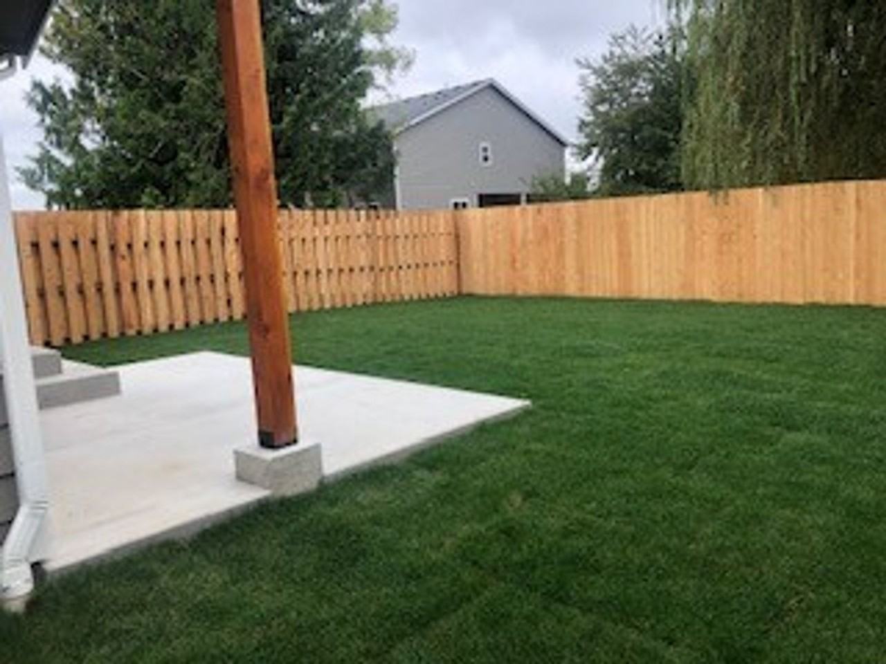 342 N Central St - Photo 4 of 16